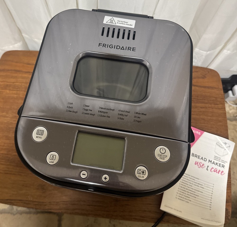 Frigidaire EBRM100 2LB Stainless Steel Bread Maker 15 LCD Display Programs