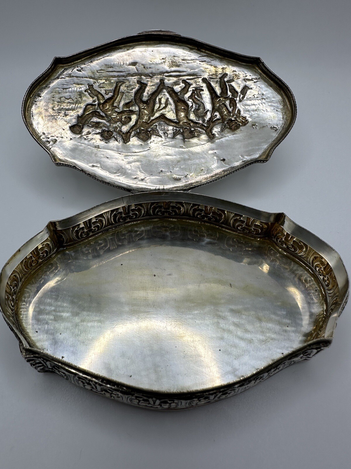 ANT 1600s Augsburg German / Hanau 800 Silver Cherub Repousse Jewelry Casket 157g