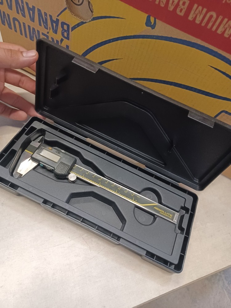 MITUTOYO 500-196-20 6" Absolute Digimatic Caliper W/Case