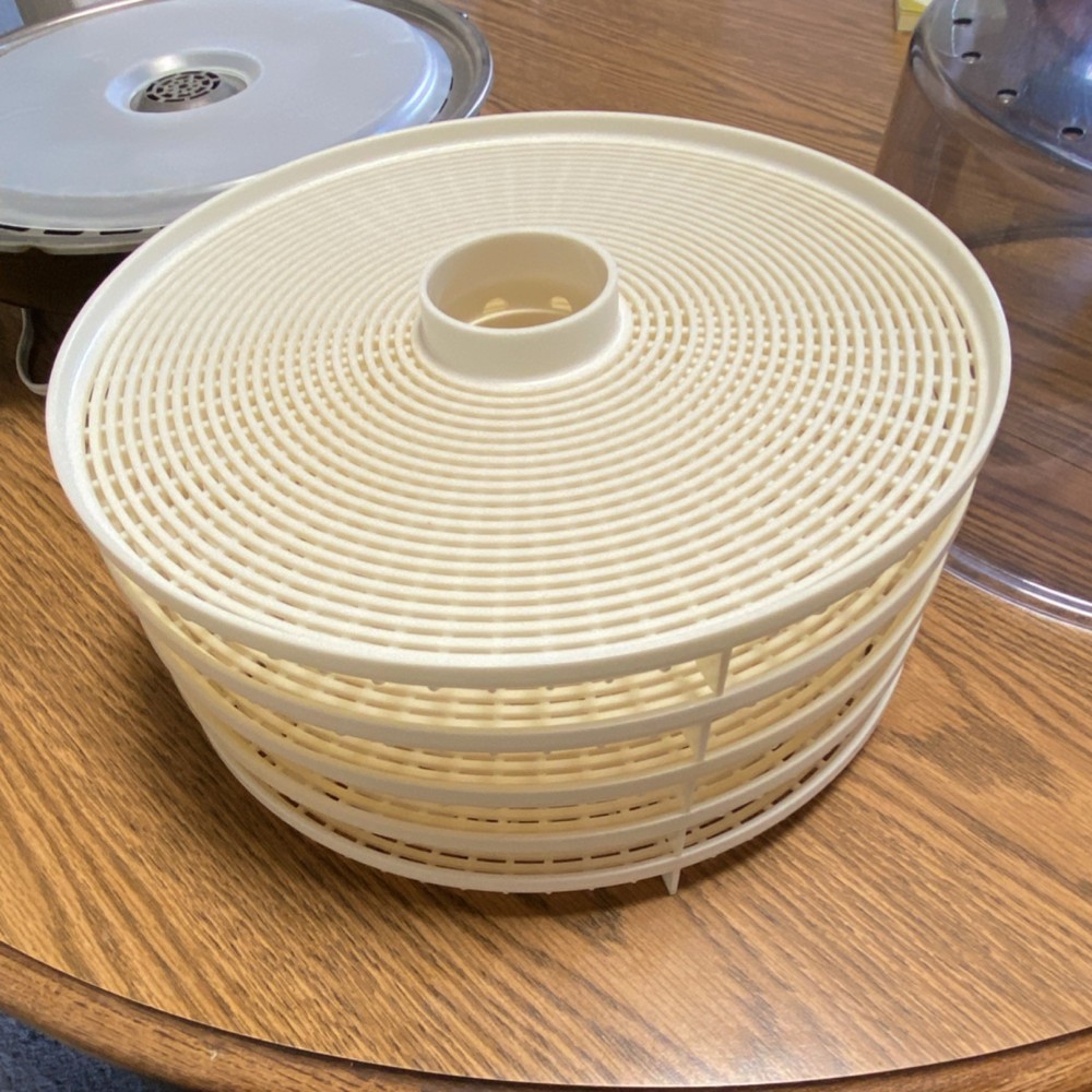 Waring Food Dehydrator 5 plastic Trays