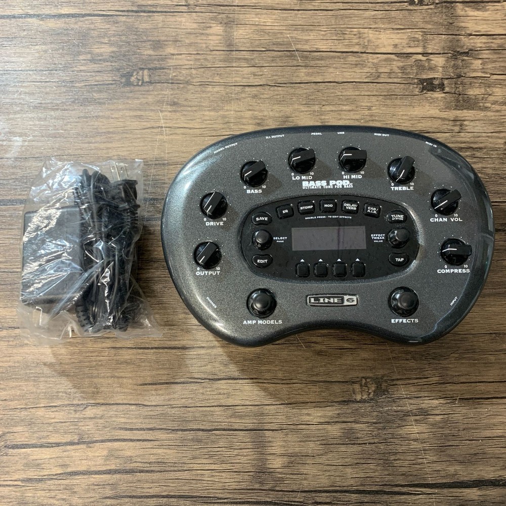 Line 6 BASS POD XT Multi-Effects Processor