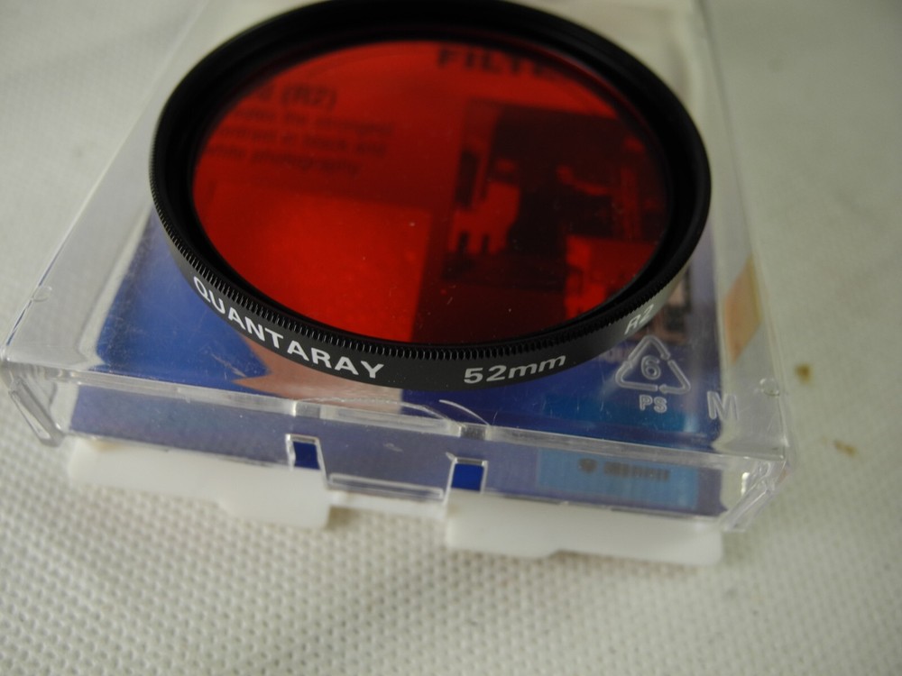 QUANTARAY PERFECT RED 2 52mm FILTER WITH CASE
