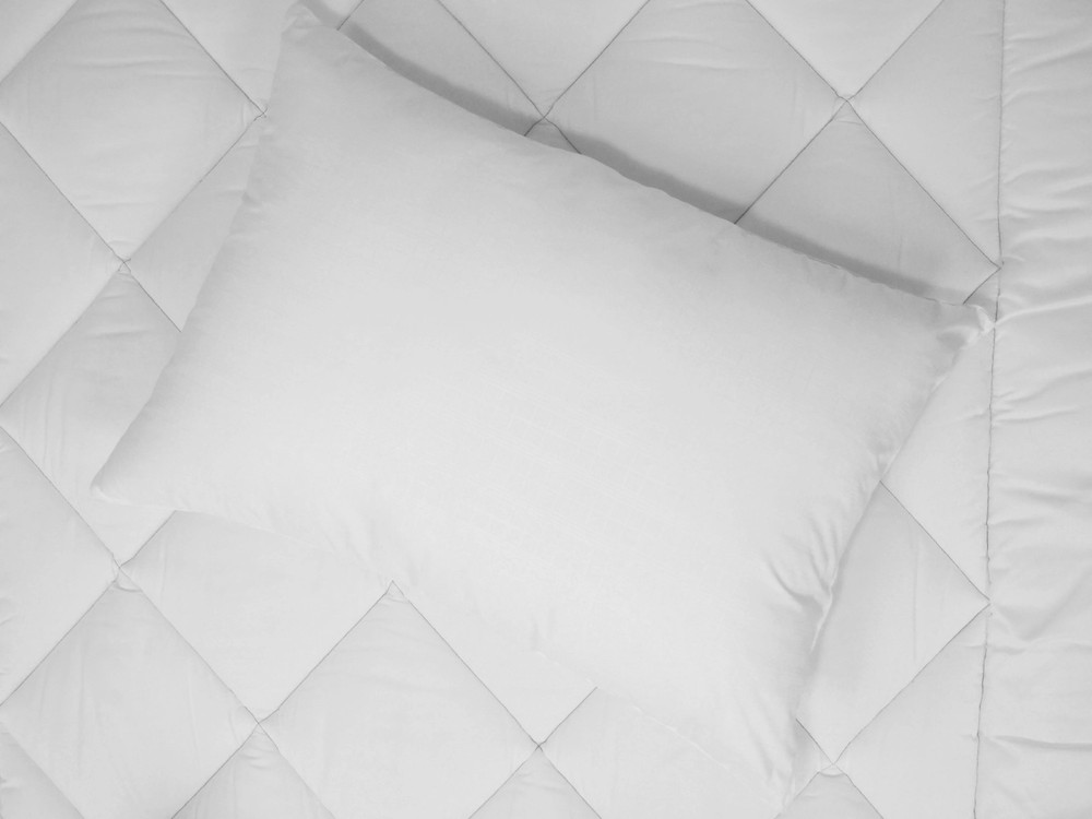 Mainstays Comfort Complete Bed Pillow, Standard/Queen.