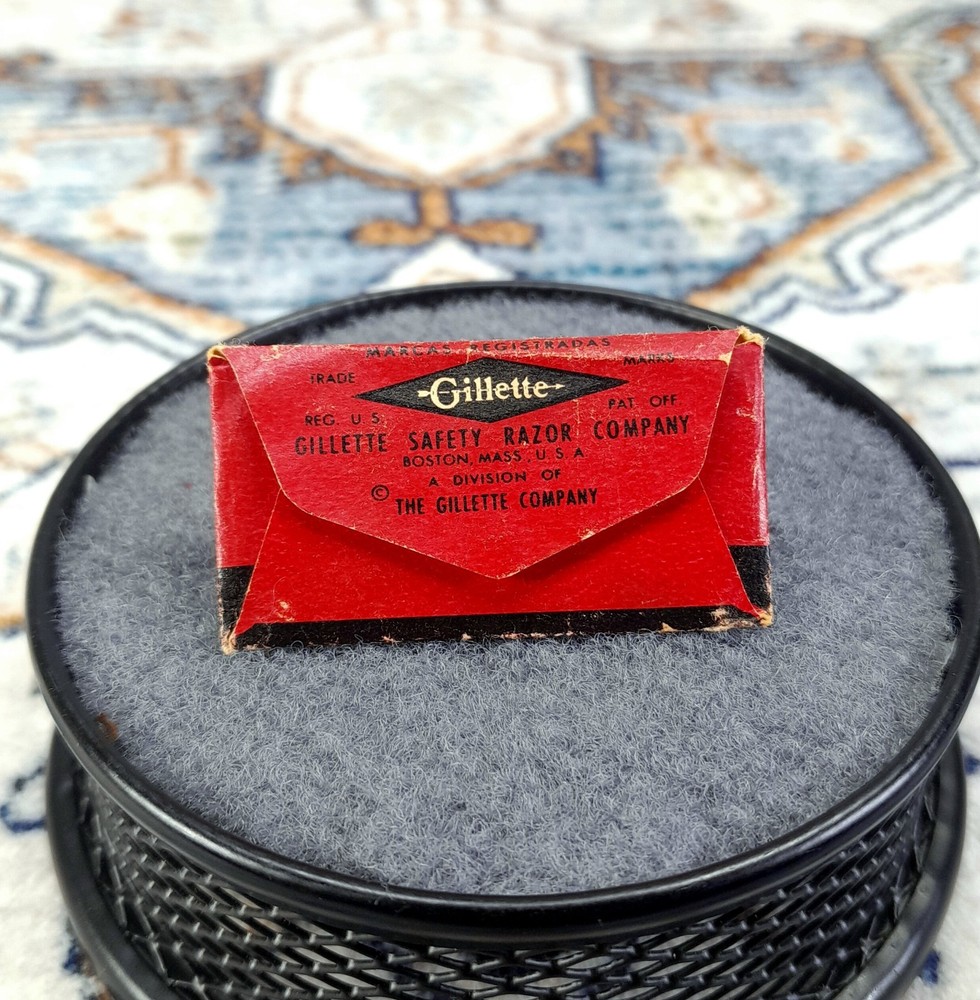 Vintage Thin Gillette Blades Single