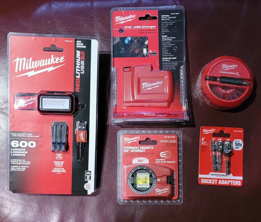 Milwaukee Accessory Kit - Headlamp, Power Source, 360 Level, Puck, Bag, Socket A