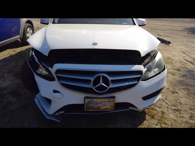 E350      2015 High Mounted Stop Light 1083364