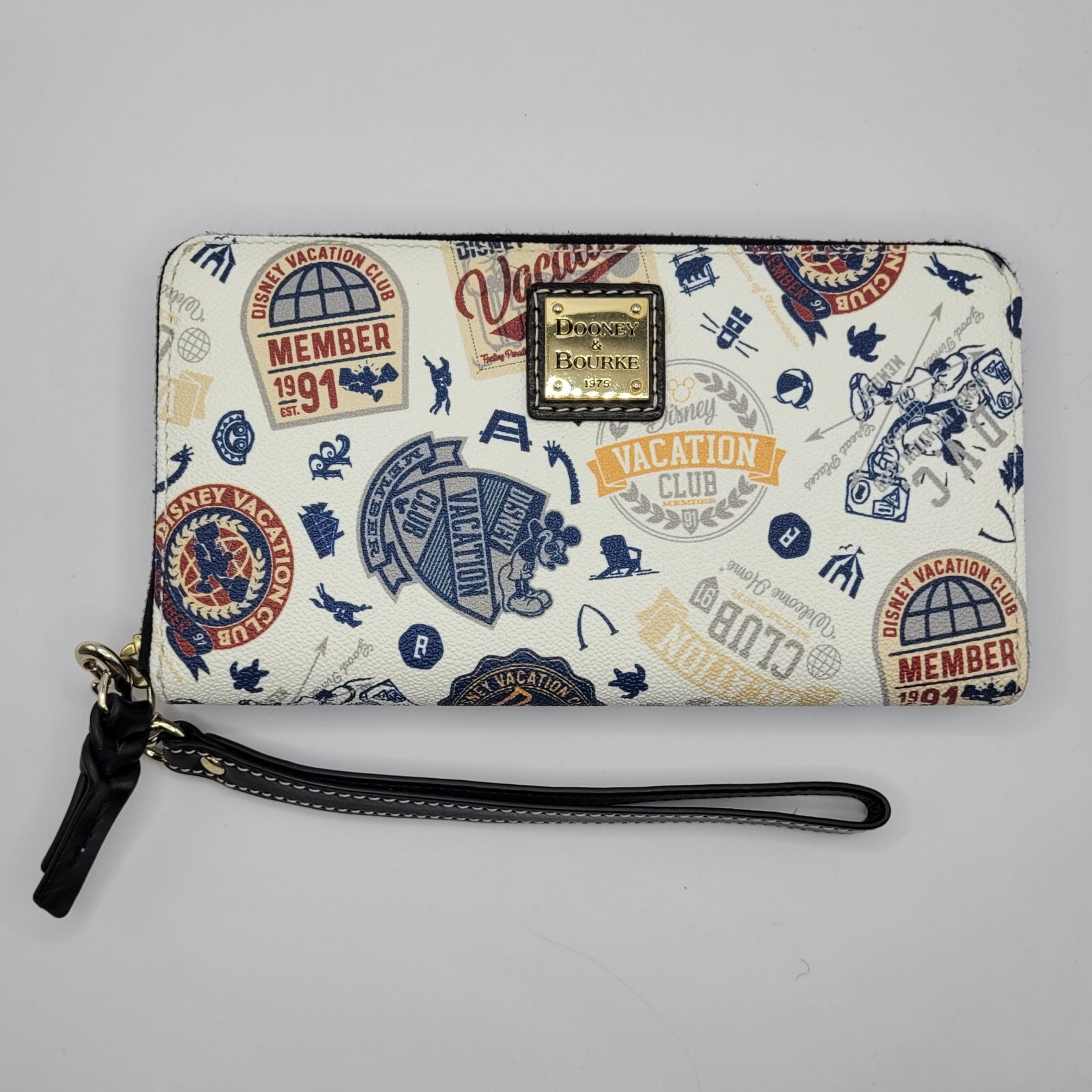 DVC Disney Vacation Club Dooney & Bourke Wallet Wristlet