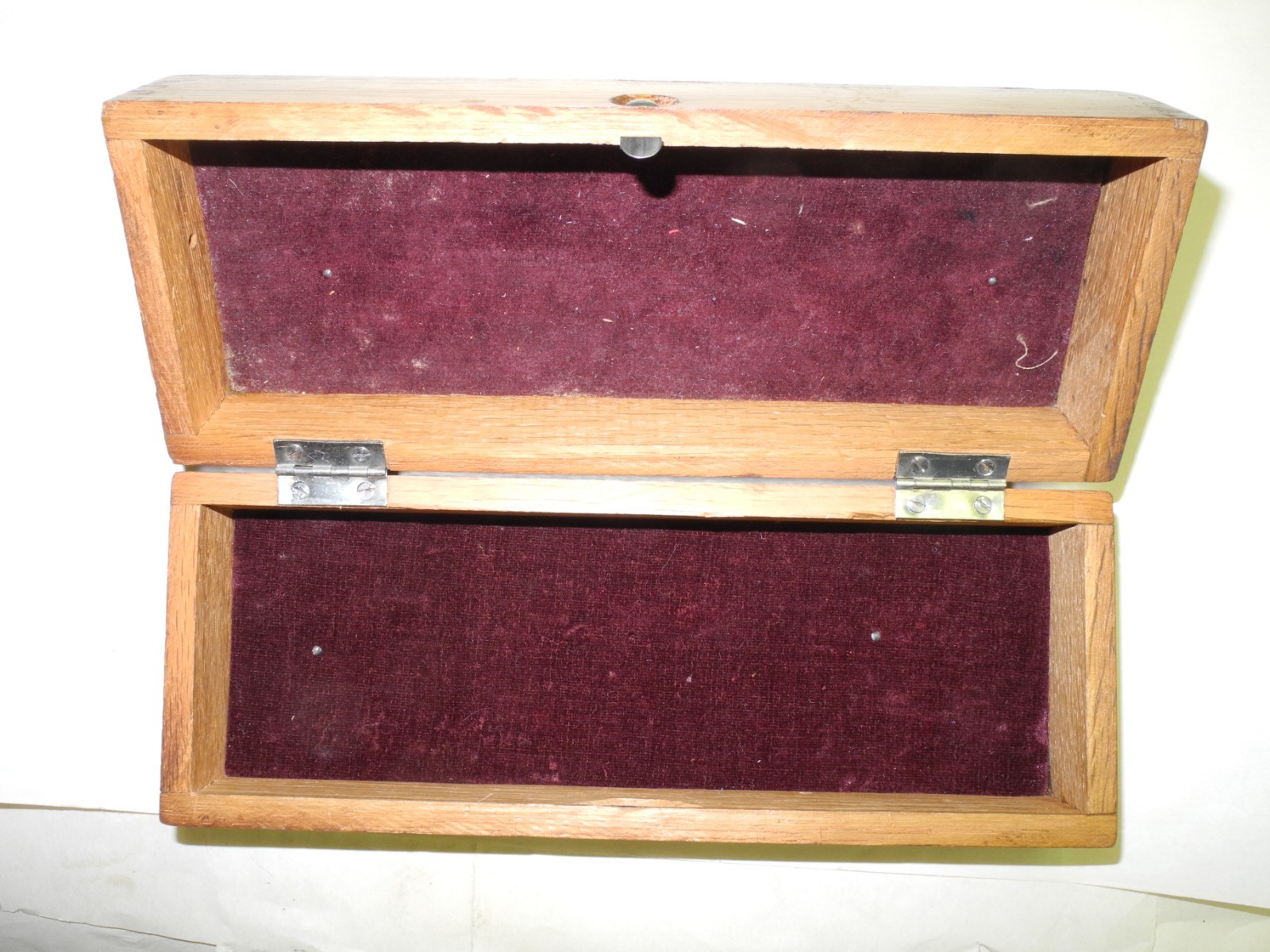 VINTAGE WHEELER & WILSON AND SINGER ACCESSORY BOX LOADED WITH PARTS, GOOD SHAPE