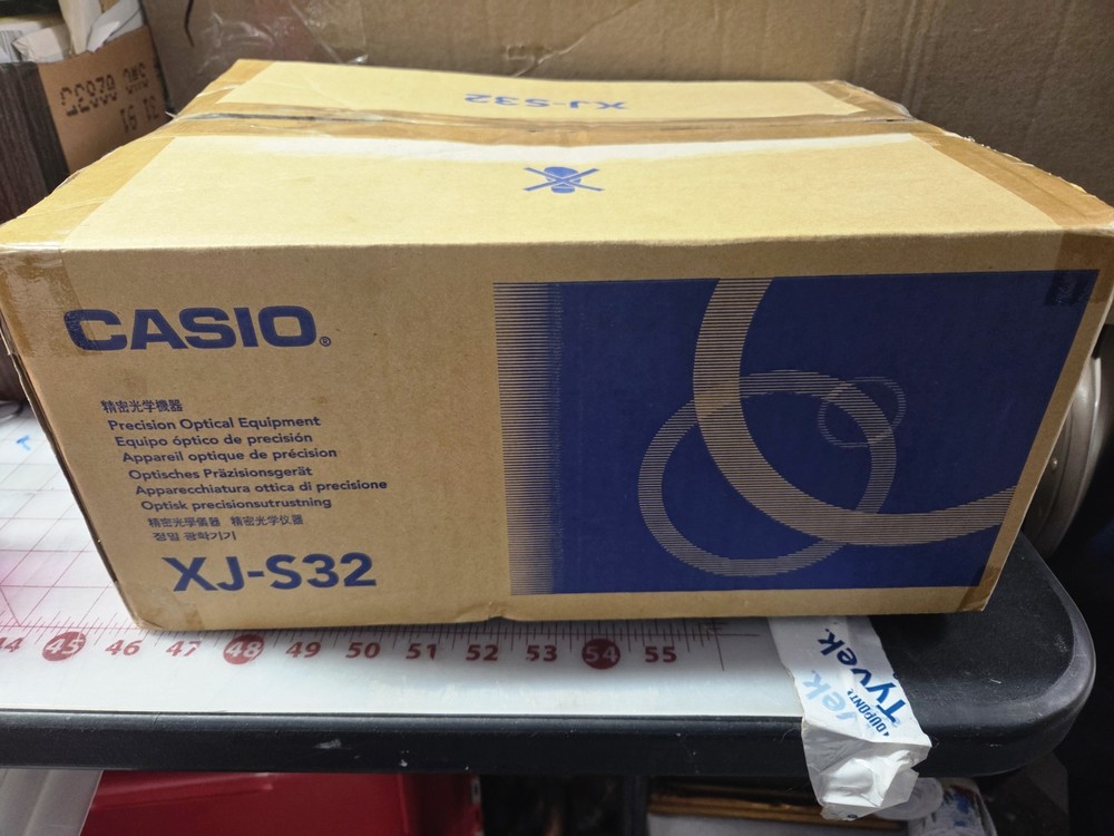 Casio Xj-s32 Projector