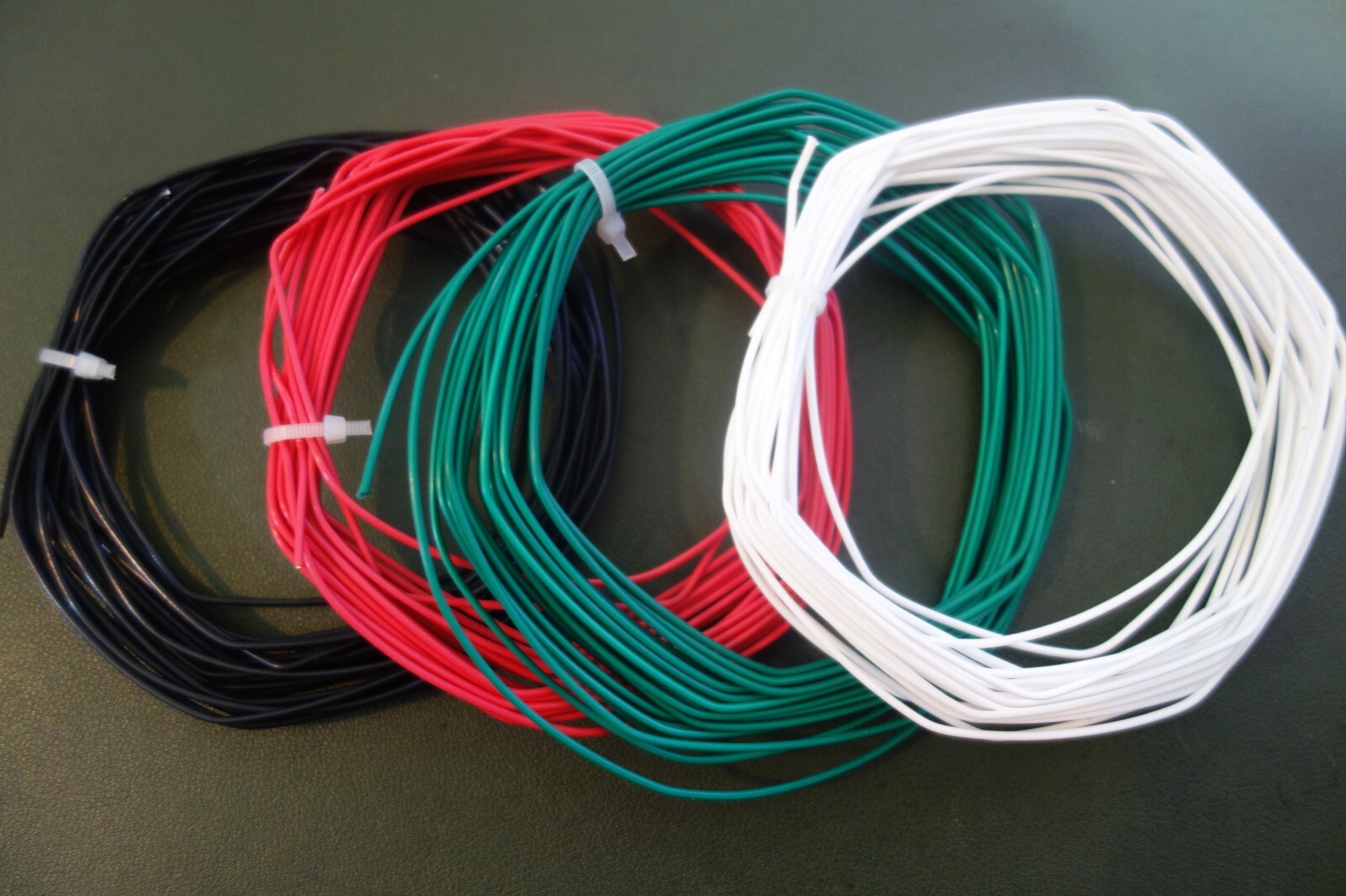 100 Ft 18 Awg Solid Core Mil Spec Silver Plated 600V Teflon/ PTFE Wire 4 X 25 Ft