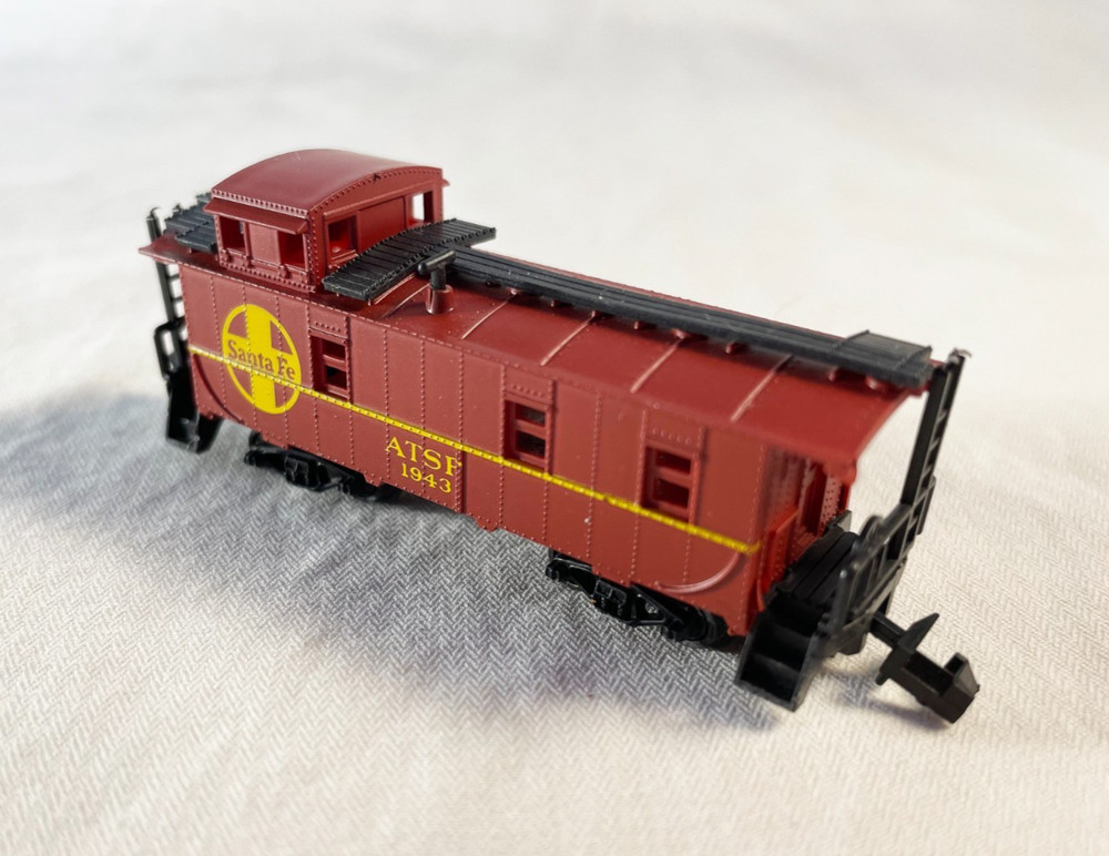 N-Scale ATSF Cupola Caboose Lot