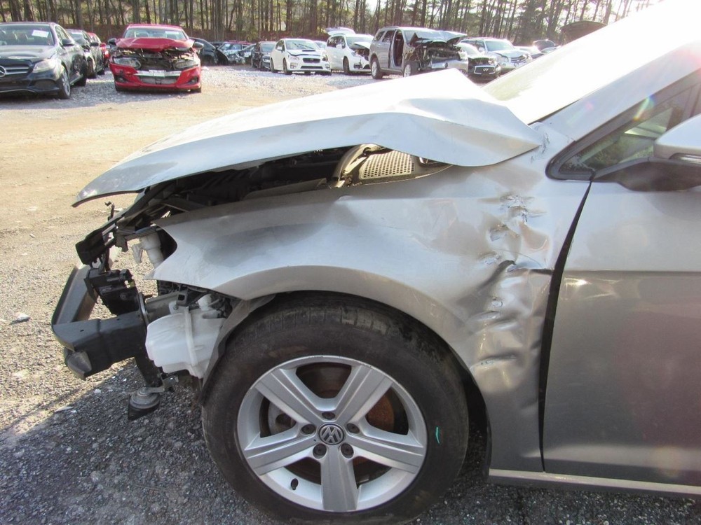 GOLF 2017 Glove Box 1017546