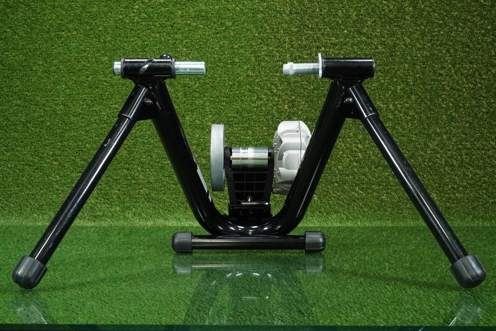 CYCLEOPS FLUID2 TREK BIKE BICYCLE TRAINER, BLACK ~ NICE!!