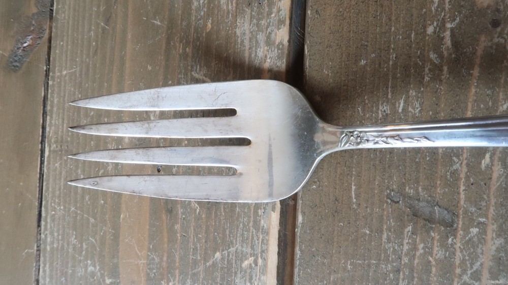 Vintage STARLIGHT by Wm Rogers 8.75" Cold Meat Fork