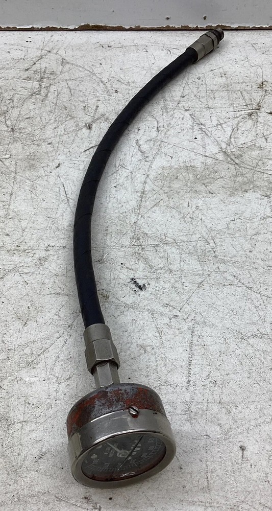 VINTAGE MAC TOOLS COMPRESSION TESTER & HOSE ASSEMBLY 0-300 PSI