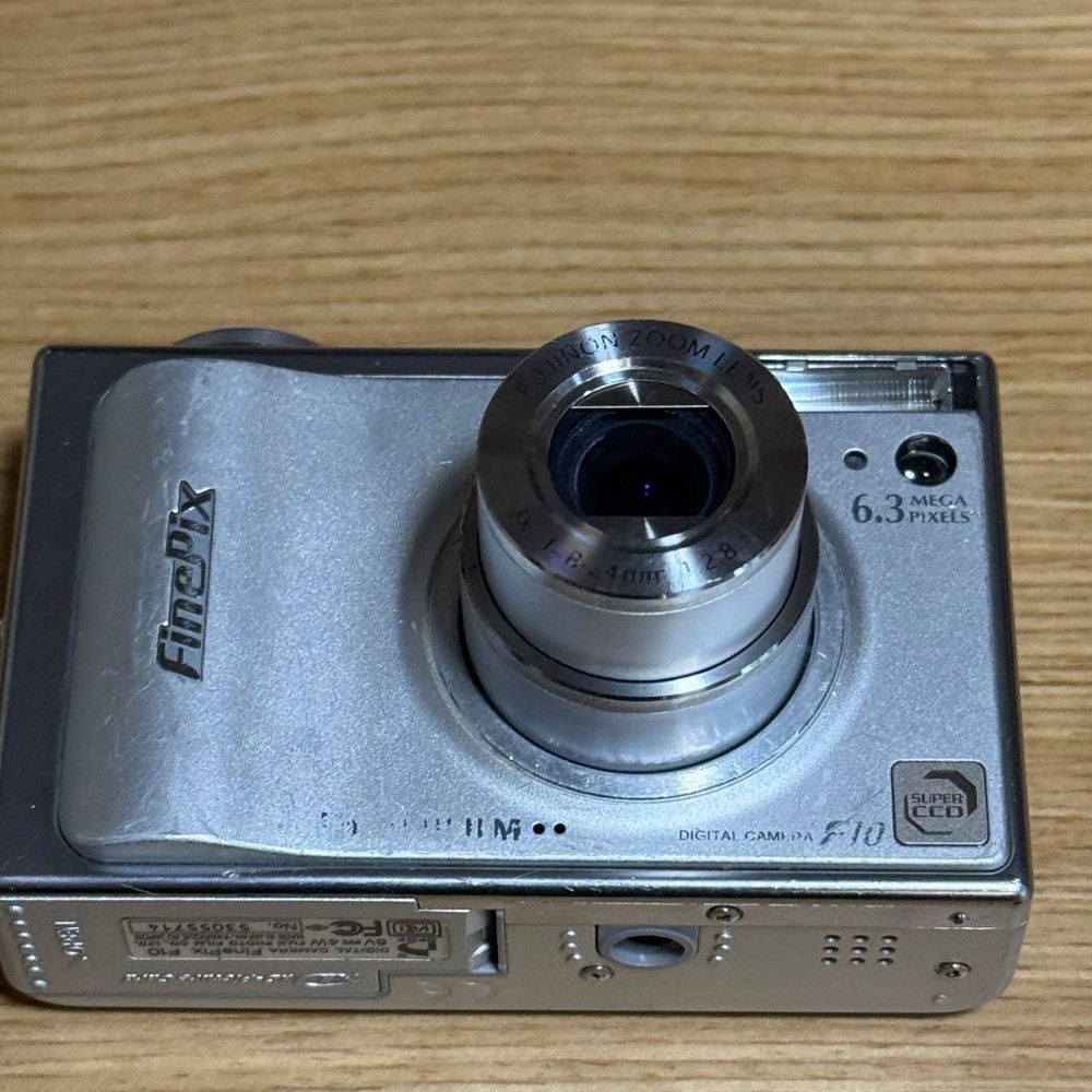 FinePix F10 Function confirmed Old compact camera