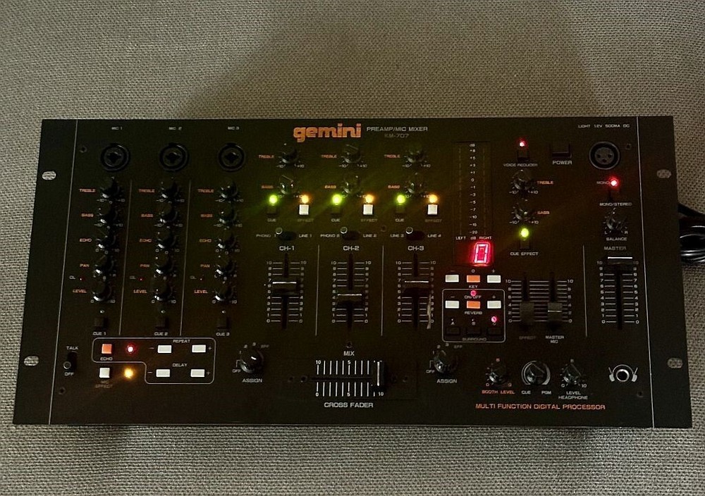 Gemini KM-707 Preamp Mic DJ Mixer Multi Function Digital Processor w/ Manual