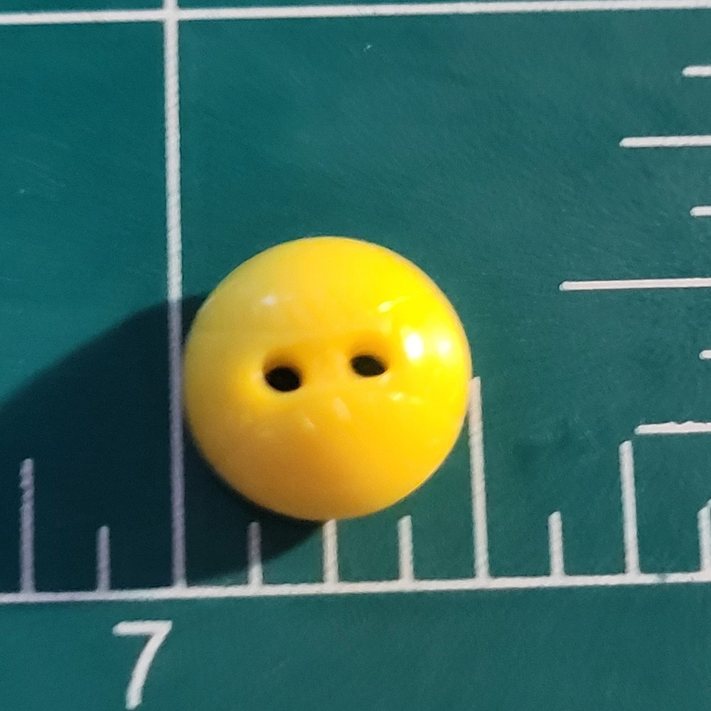 Colt # 41 button  yellow baseball 1/2" confirmed pattern excellent condition
