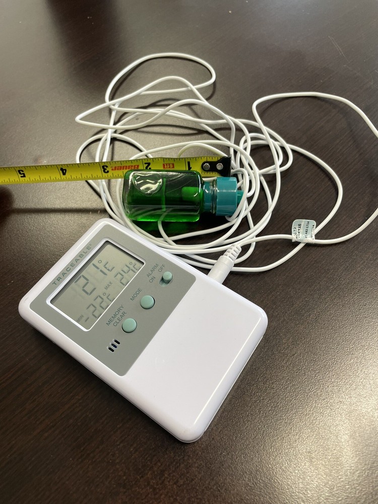 TRACEABLE 4127 Digital Thermometer, ±1°C Temperature Accuracy