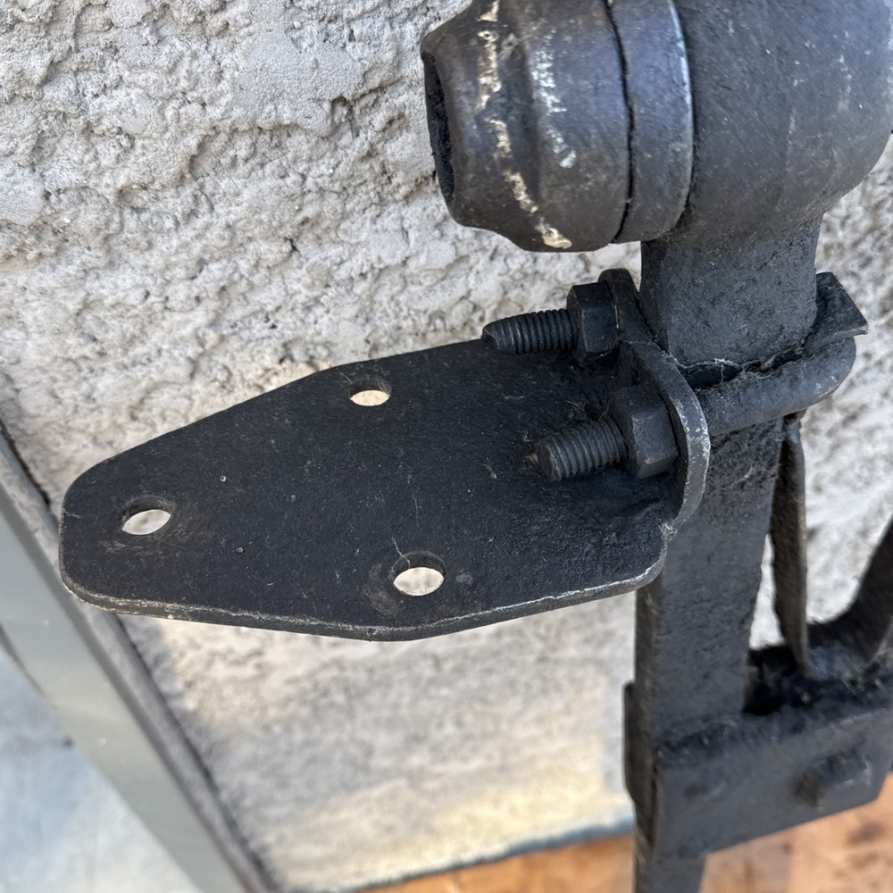 Vintage Blacksmith Leg Vise Post Vise Blacksmithing Tools