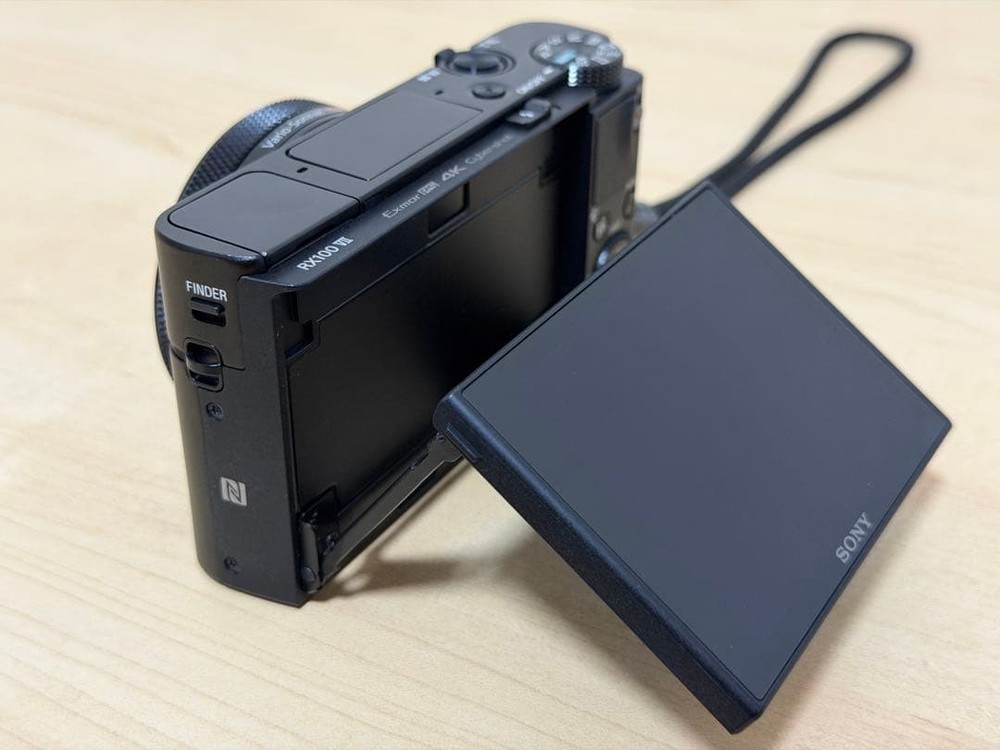 SONY RX100 VII (Mark 7) Compact Digital Camera