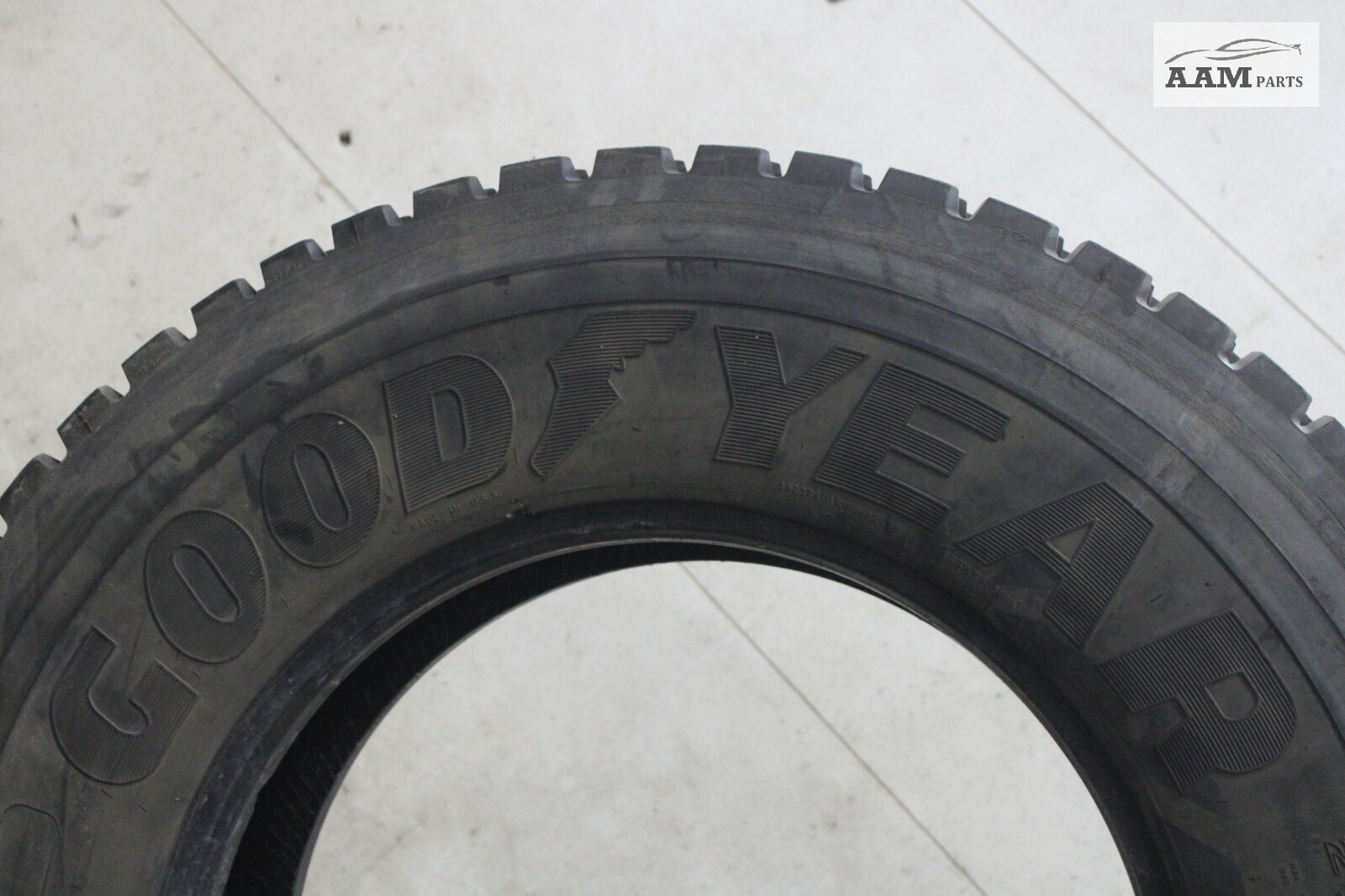 2018-2024 FREIGHTLINER CASCADIA TIRE GOODYEAR 295/75 R22.5 16/32 NDS OEM