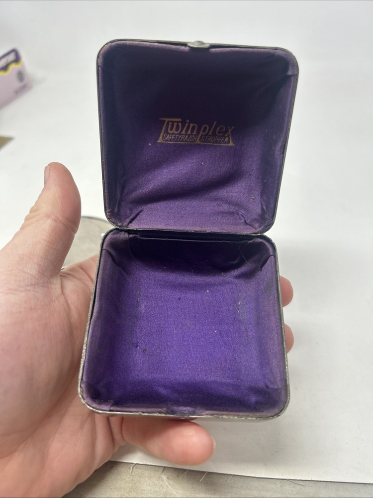 VINTAGE TWINPLEX STROPPER RAZOR BLADE SHARPENER WITH CASE NICE CONDITION