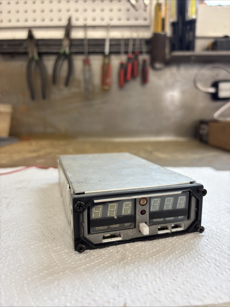 King Radio KI-267 DME Indicator