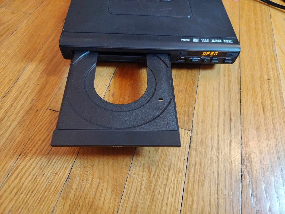 Electcom DVD Player ELC-1910 Works Great!