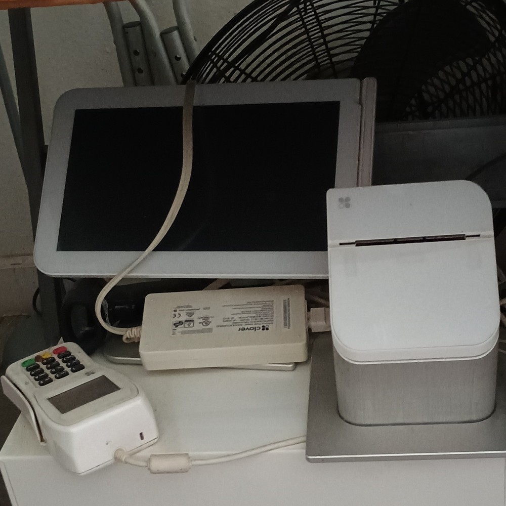 Clover POS System Touchscreen Terminal Receipt Printer Cash Drawer Card Reader