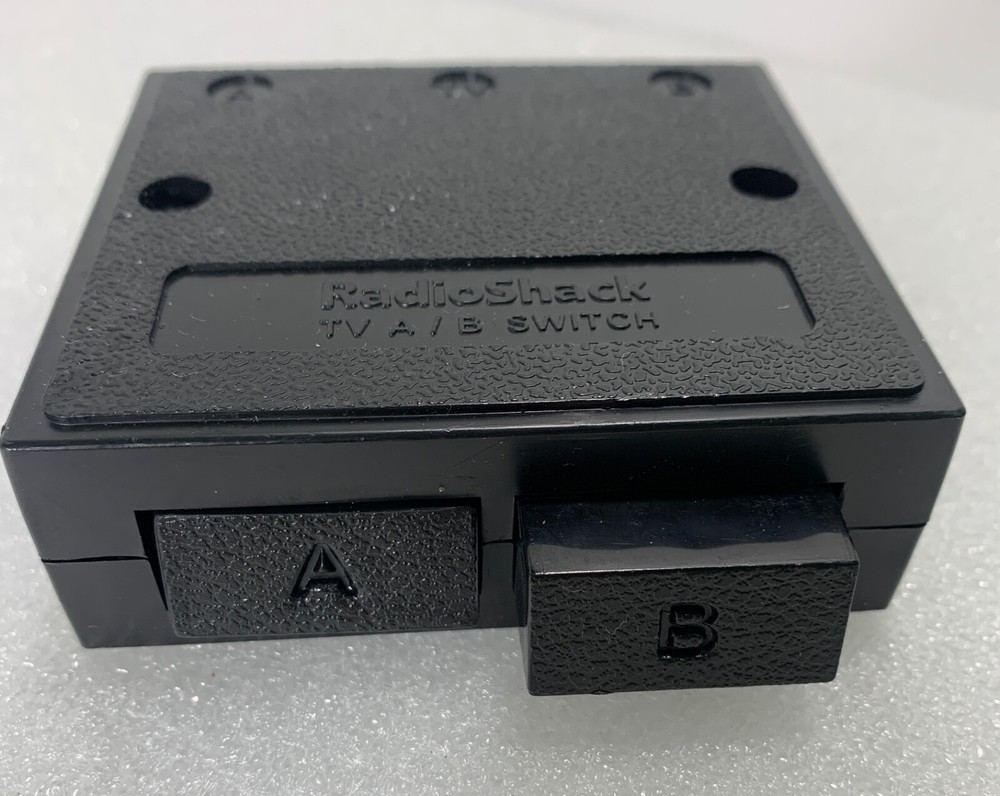 (1) Radio Shack A & B Push Button RF Switch TV Antenna Cable Selector 2 Inputs