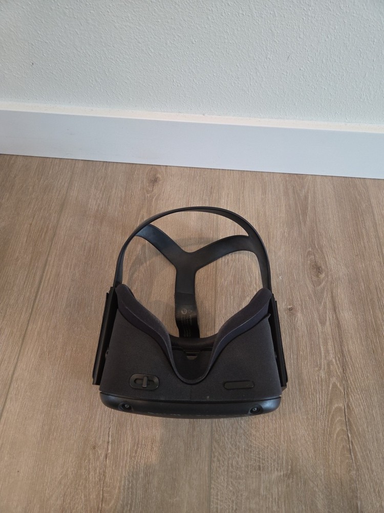 OCULUS Quest 64GB MH-B Virtual Reality VR Gaming Headset