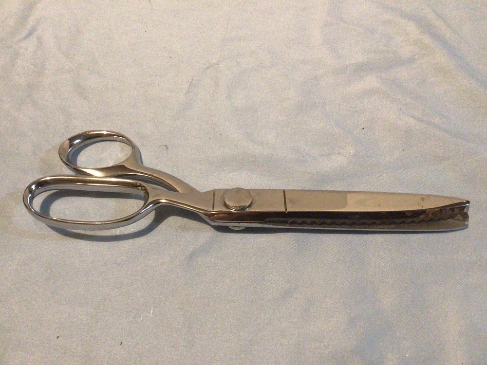 Vintage Wiss 9” Pinking Shears