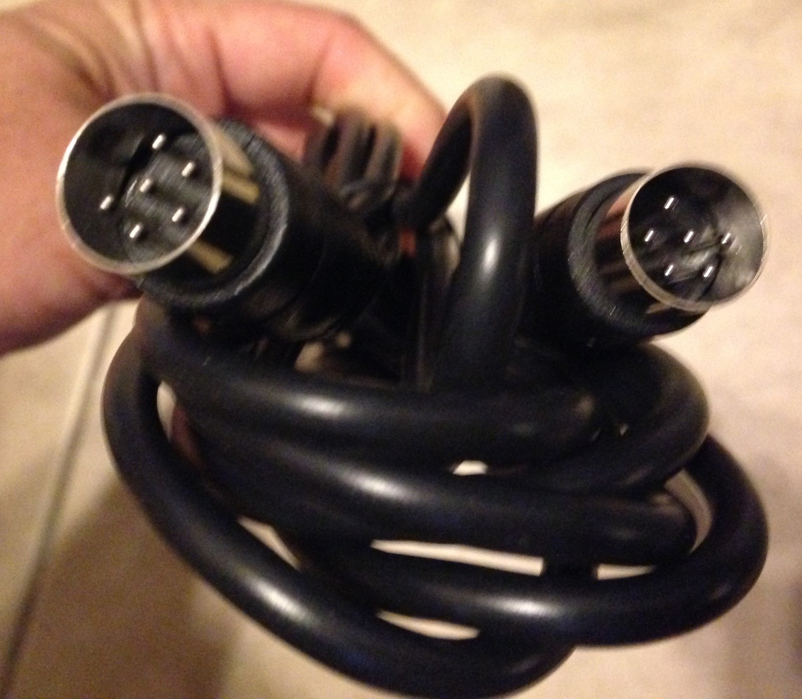 3' L Serial Cable Commodore 64 C64 Disk Drive & printer 1541 1571 NEW USA Seller