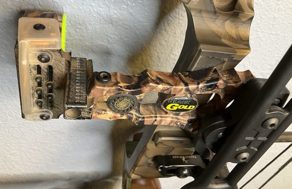 Mathews SoloCam Compound Bow LH Package Feather-Max Grip Hunting Bow