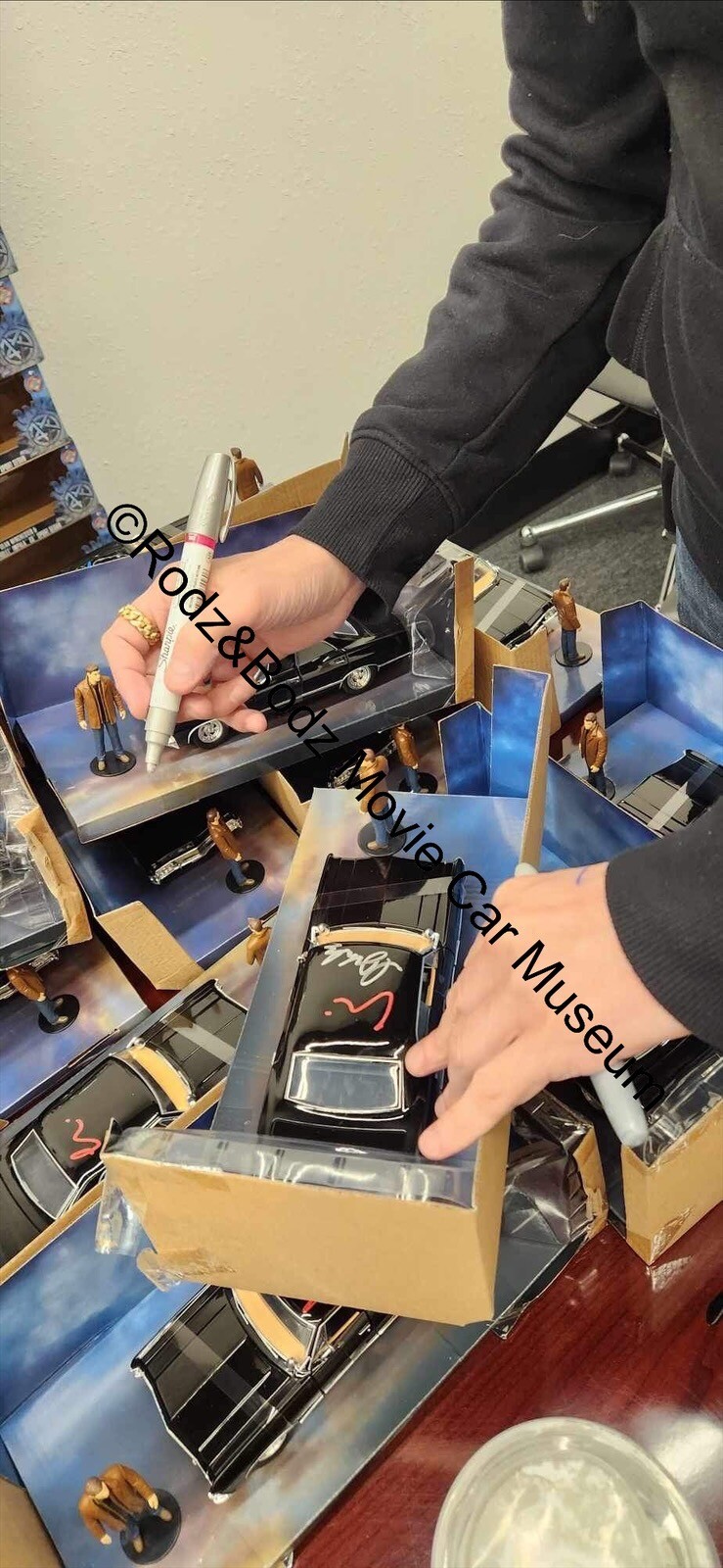 Supernatural TV Show 1/24 baby memorabilia signed by Ash , Garth & Ellen COA