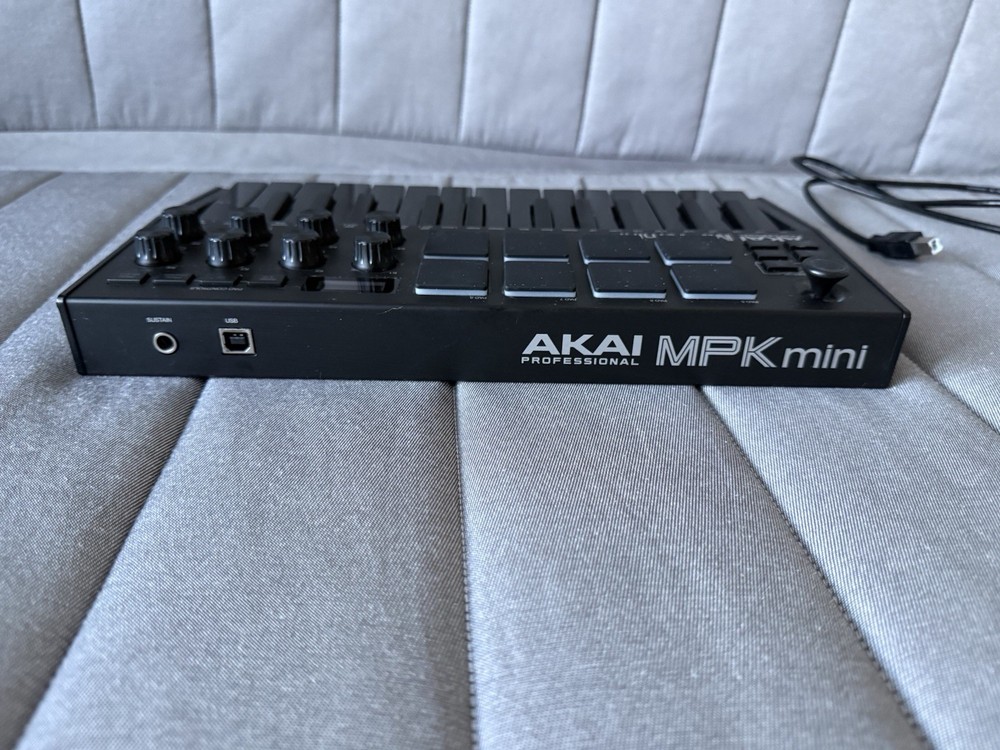 Akai MPK Mini MK3 25 Keys Keyboard Controller - Black