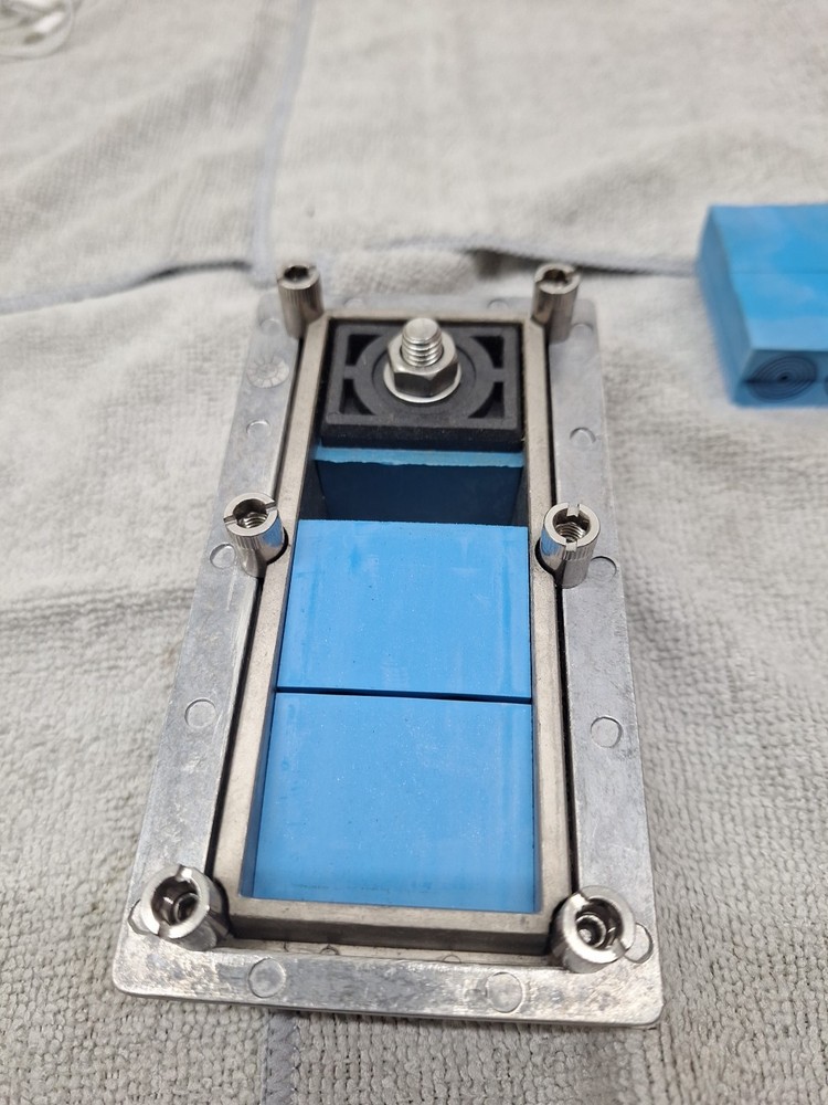 Roxtec CF8 8/8 Kit. 4cm 20W40 Modules 1cf 8 Frame W/comp