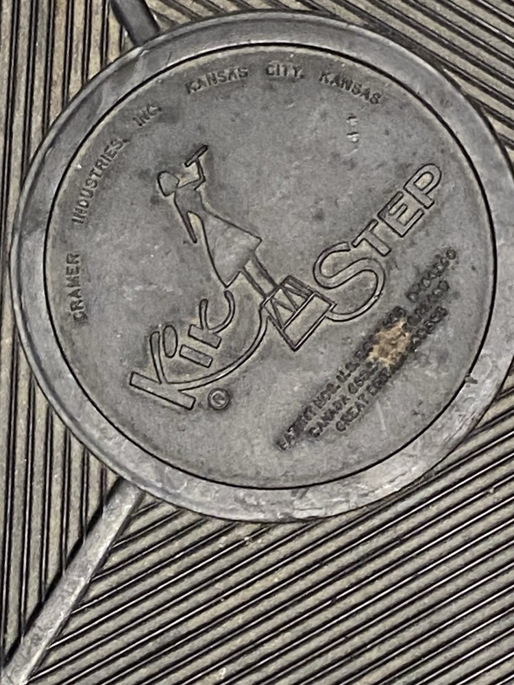 CRAMER KIK STEP ROLLING STOOL, 500 LBS