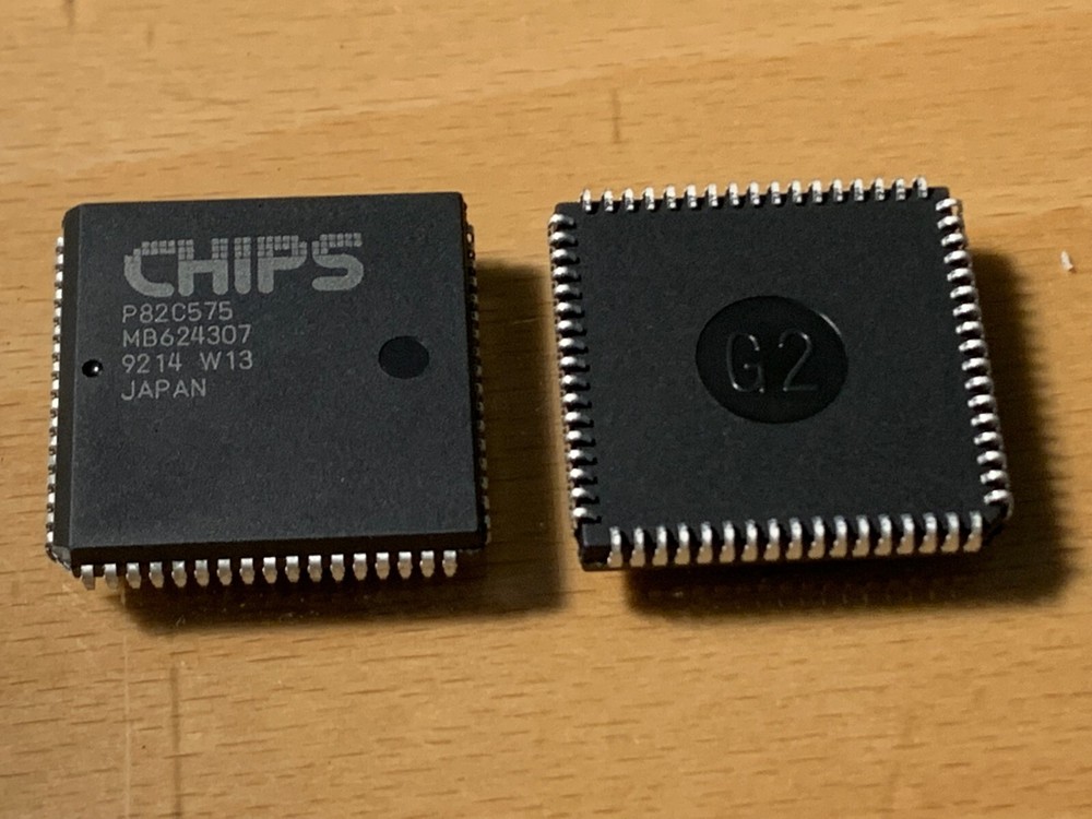 P82C575 - CHIPS PROGRAMMABLE LOGIC IC - PLCC68.