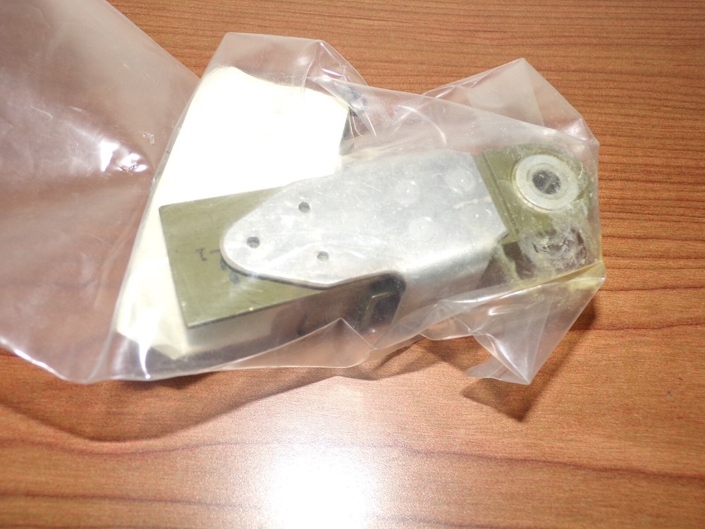 Cessna Hinge 5132013-7