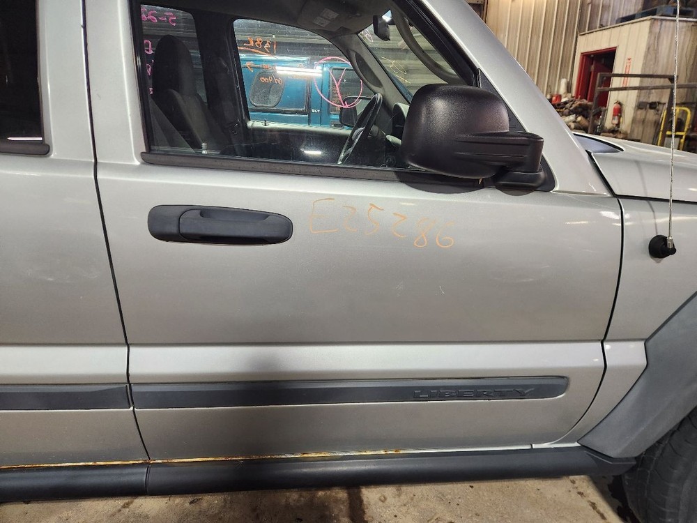 Engine ECM Computer 2.8L Engine Control Fits 2005 LIBERTY 1236981