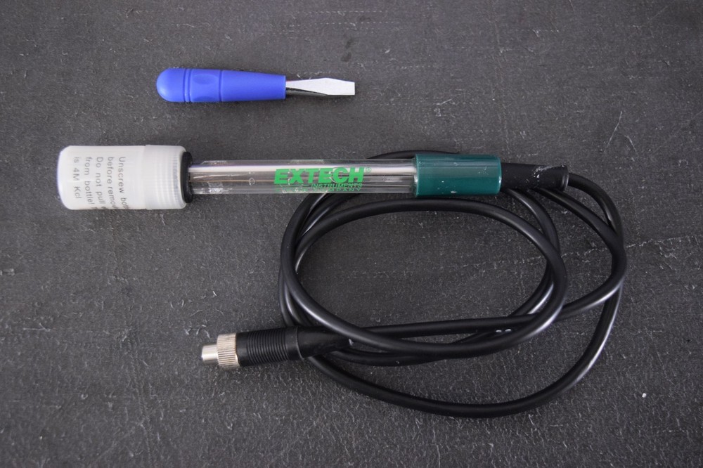 Extech Instruments PH300 Waterproof pH/mV/Temperature Meter Kit