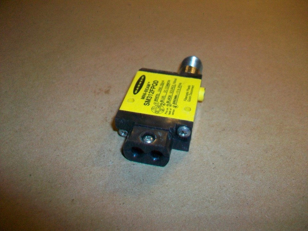 Banner Fiber Optic Sensor SM312FPQD 10-30vdc USED