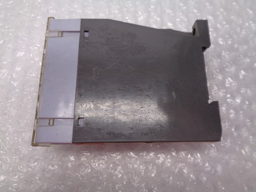 TESCH E78.3X404 TIMER RELAY 220V UNMP