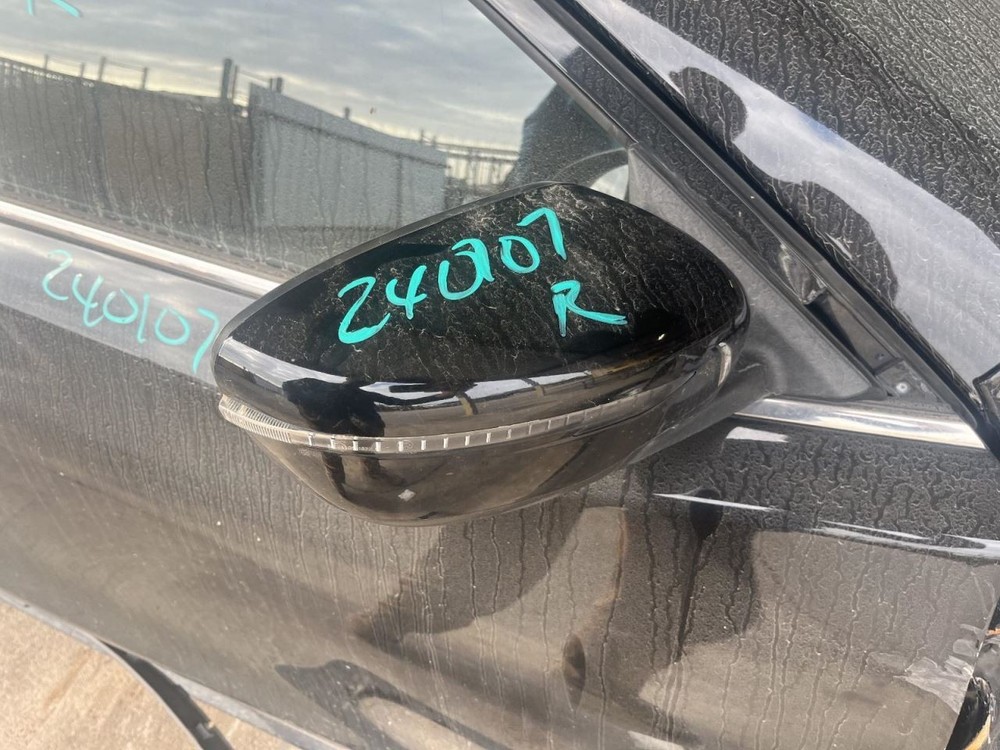 ROGUE 2019 Glove Box 64560