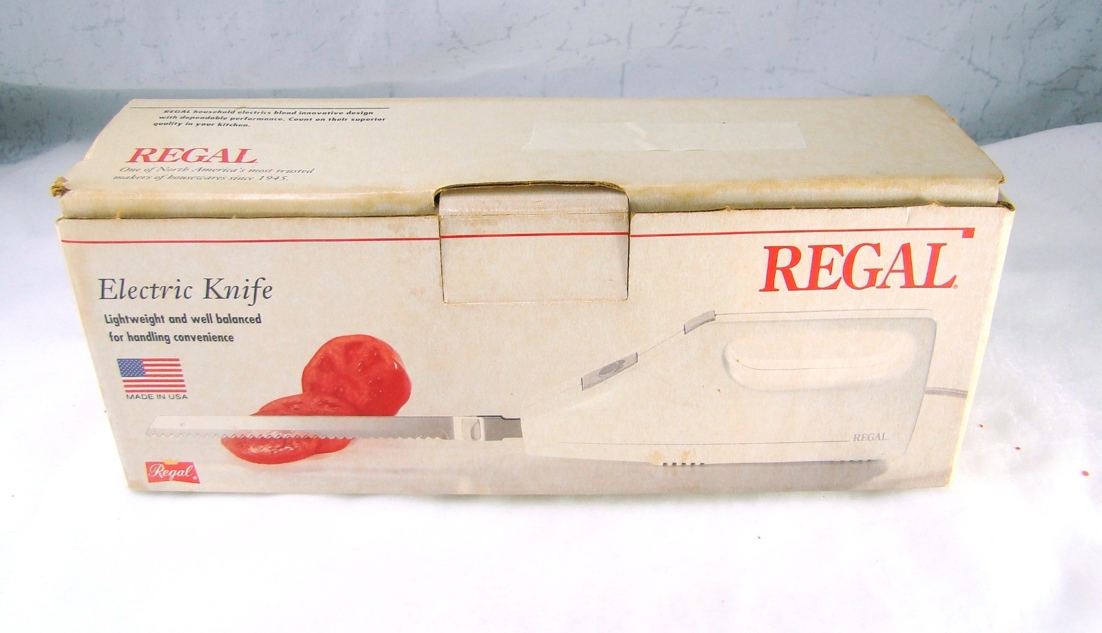 Vintage Regal Electric Knife w 2 blades in Original Box & Papers K382WT AS IS