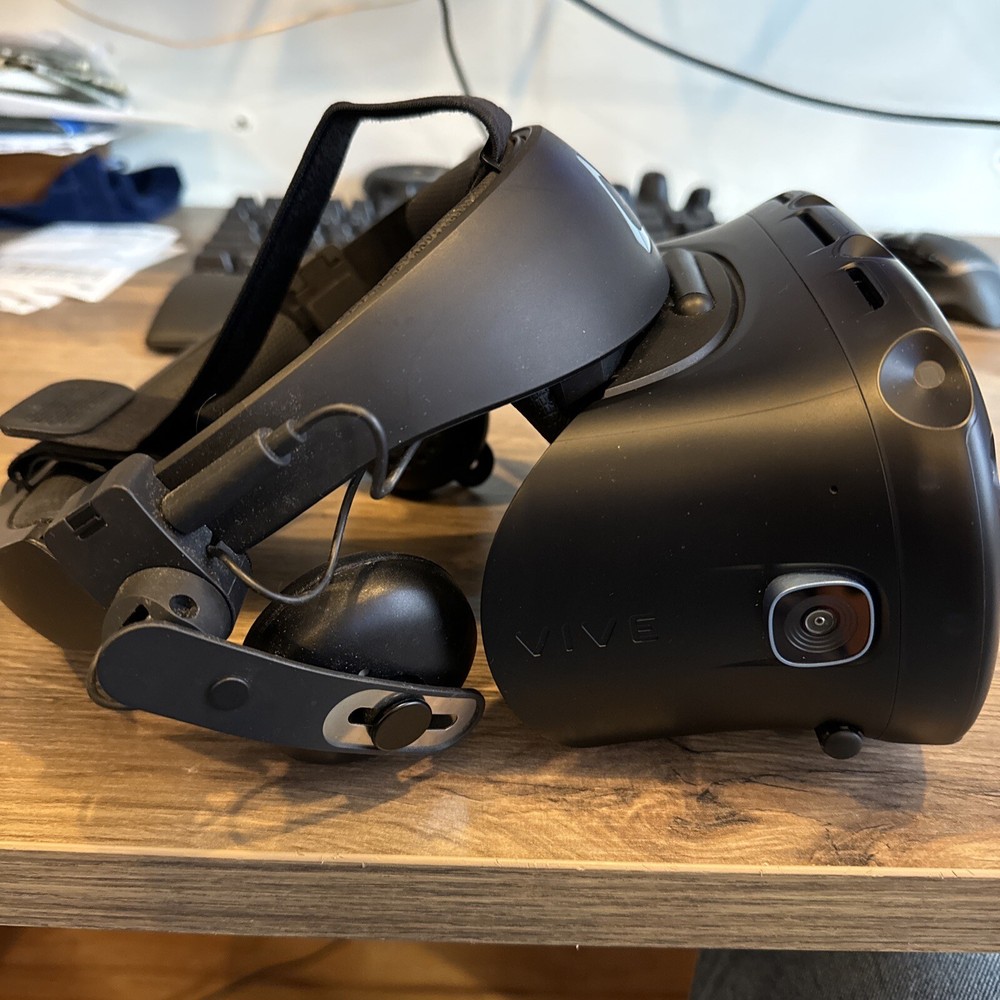 Genuine HTC VIVE Cosmos Elite VR Virtual Reality PC HEADSET replacement