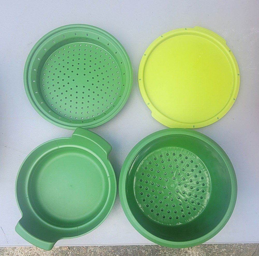 Tupperware Smart Steamer 4 Piece Set Green Microwave Steaming System.