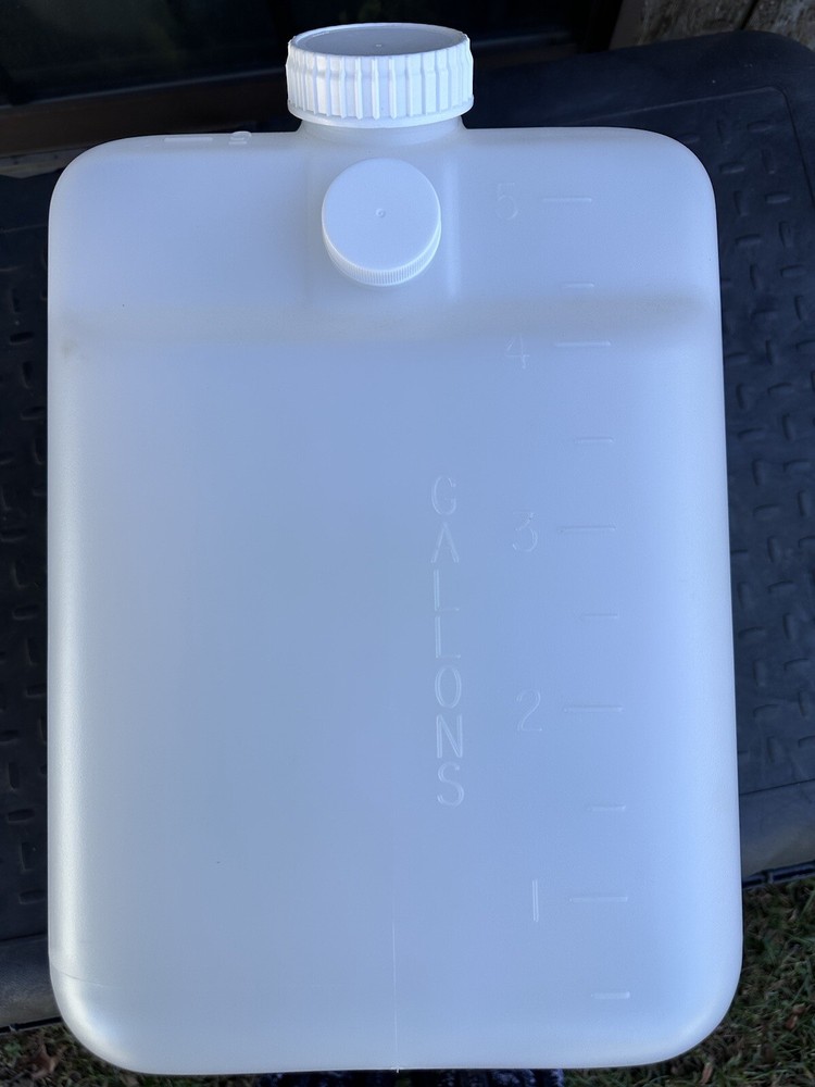 5 Gallon Polyethylene Vented Dispensing Container Brand New